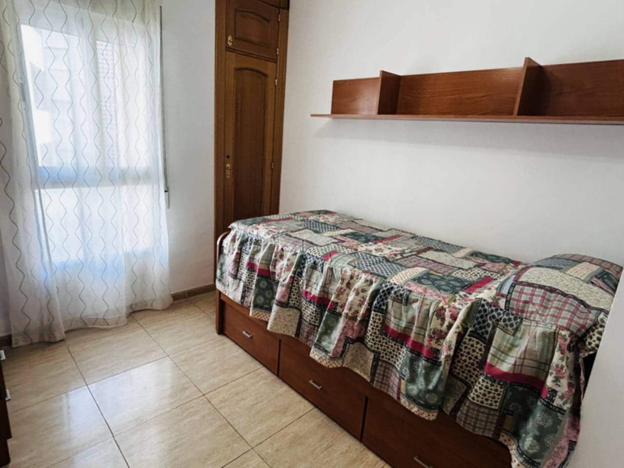 Appartement de 4 chambres à louer à Almunecar - 900 € (Ref: 9471645)