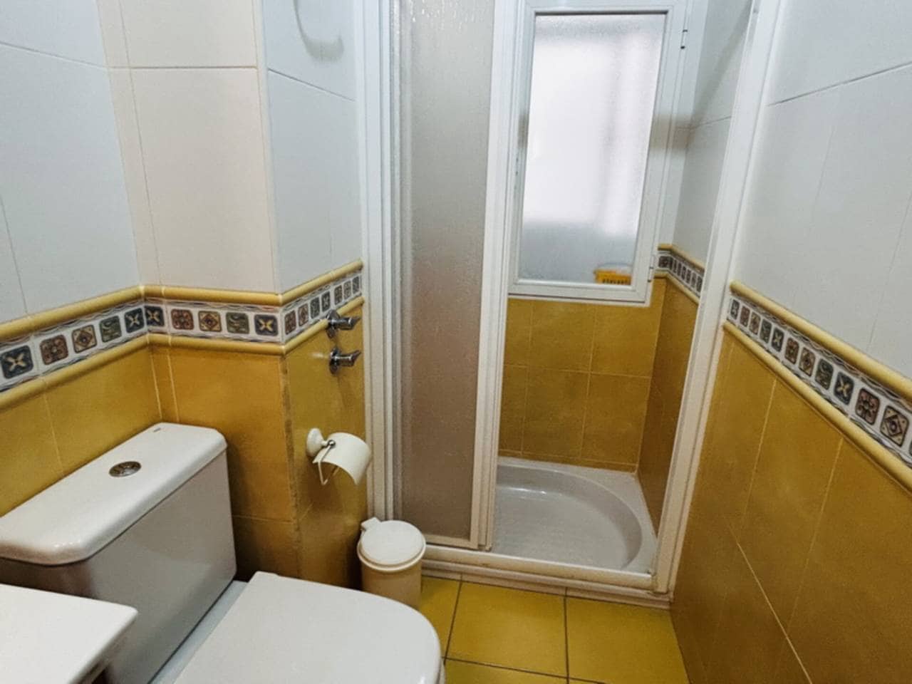 Appartement de 4 chambres à louer à Almunecar - 900 € (Ref: 9471645)