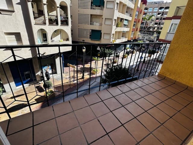 Appartement de 4 chambres à louer à Almuñécar - 900 € (Ref: 9471645)