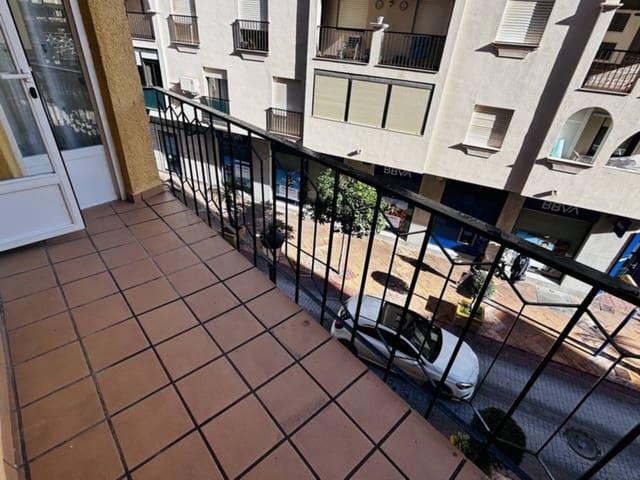 Appartement de 4 chambres à louer à Almuñécar - 900 € (Ref: 9471645)