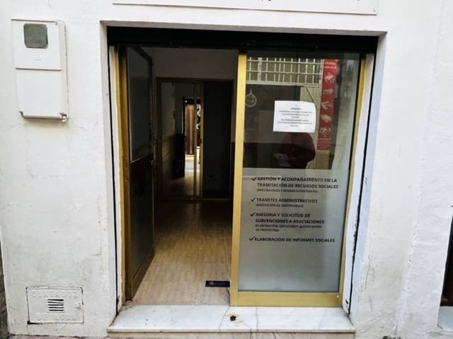 Bureau à vendre à Almuñécar - 35 000 € (Ref: 9473755)