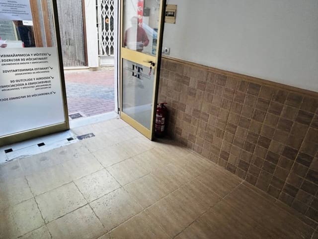 Bureau à vendre à Almuñécar - 35 000 € (Ref: 9473755)