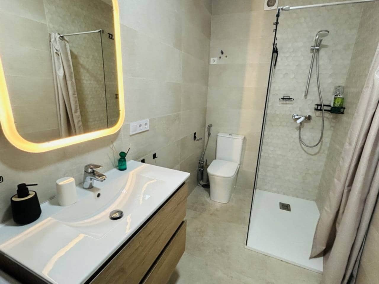 1 makuuhuone Huoneisto vuokrattavana paikassa Velilla mukana uima-altaan - 750 € (Ref: 9603582)