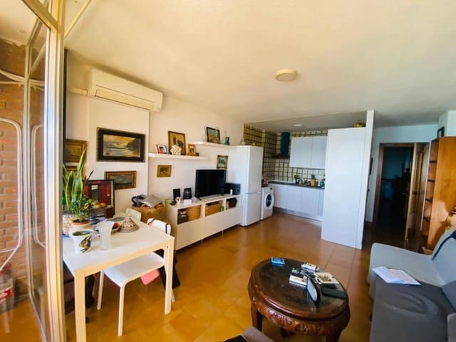 2 bedroom Apartment for sale in Velilla, Almuñécar with pool - € 320,000 (Ref: 9625142)