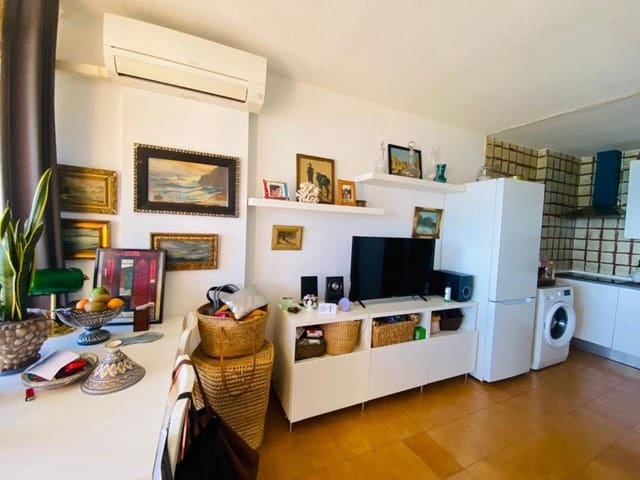 2 bedroom Apartment for sale in Velilla, Almuñécar with pool - € 320,000 (Ref: 9625142)