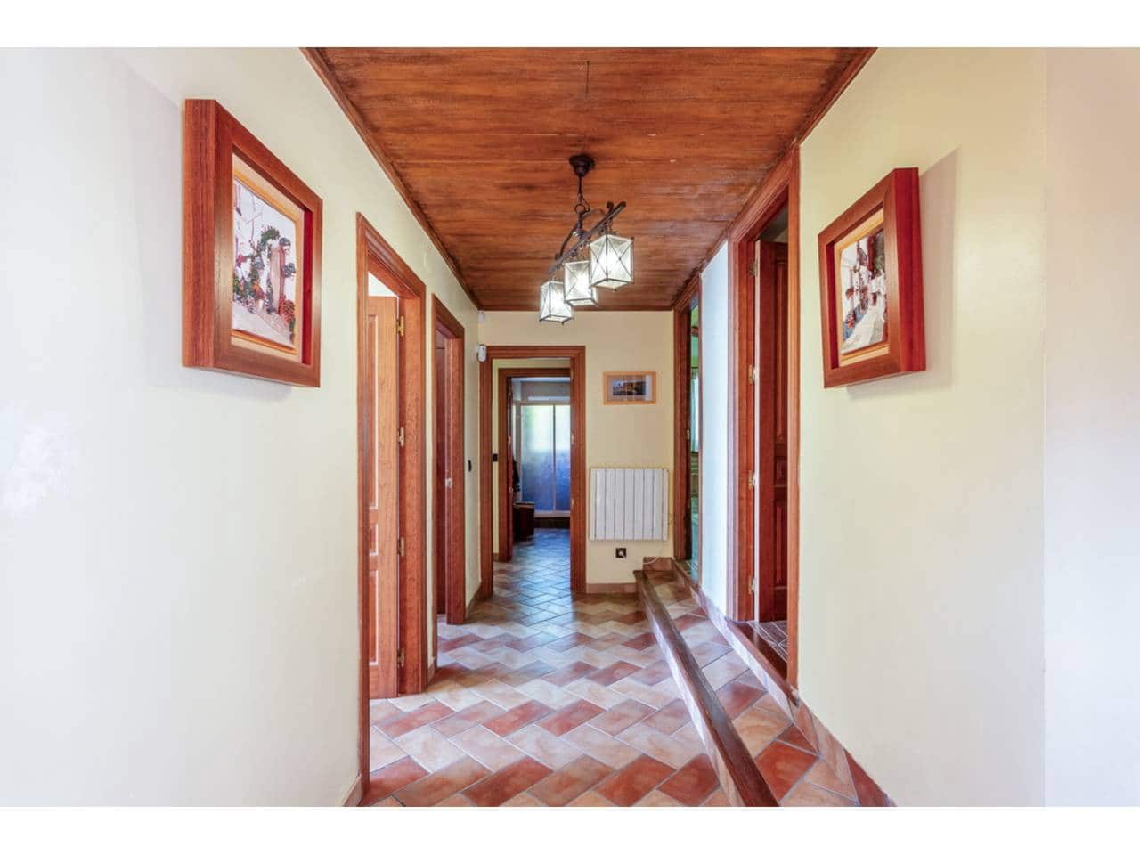 5 soverom Villa til salgs i Velilla med svømmebasseng garasje - € 950 000 (Ref: 9650627)