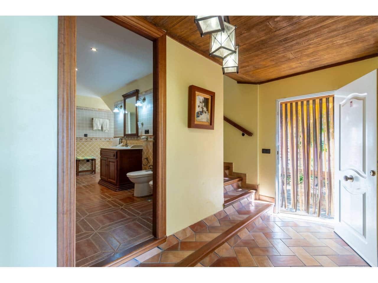 5 soverom Villa til salgs i Velilla med svømmebasseng garasje - € 950 000 (Ref: 9650627)