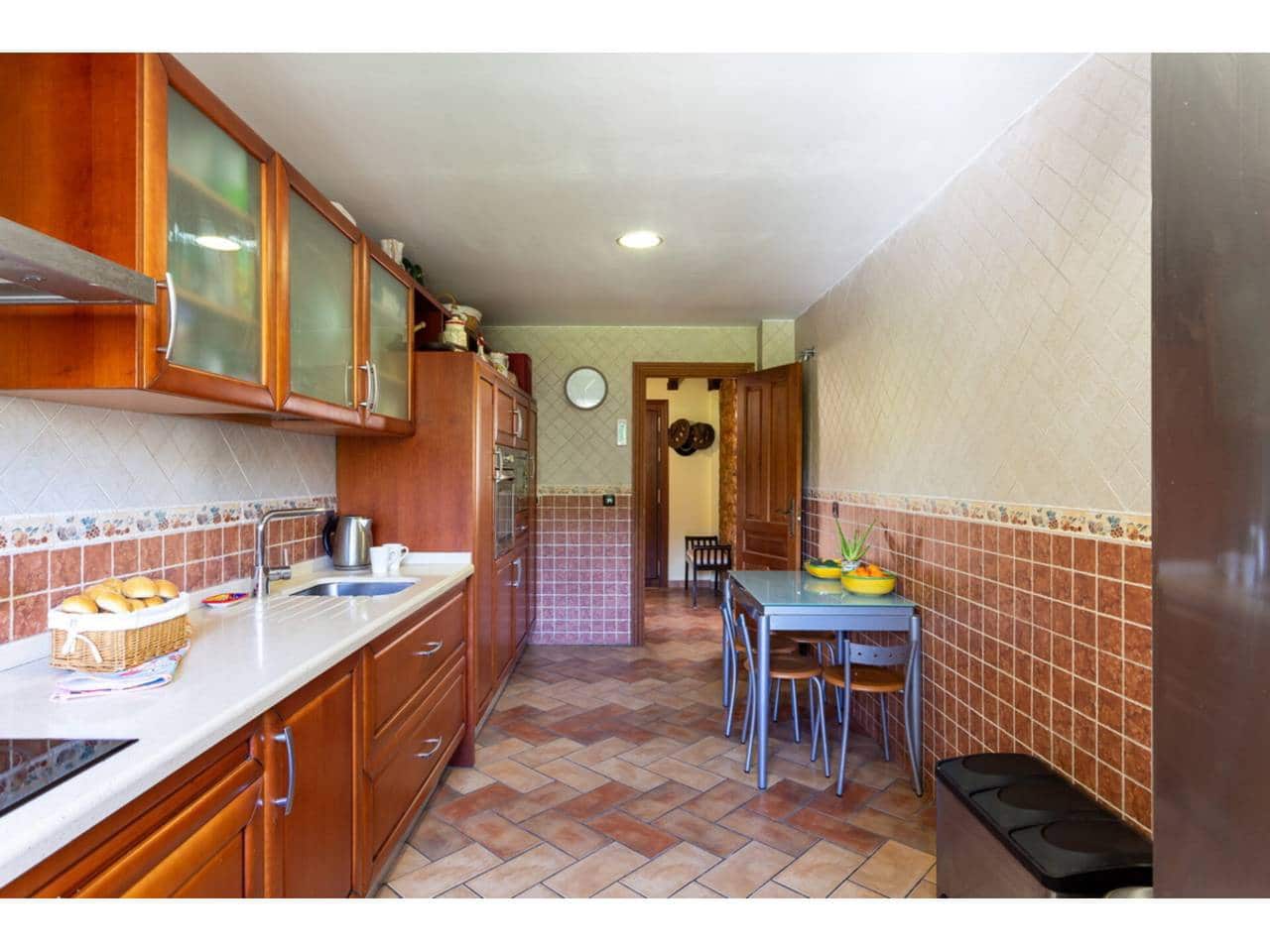 5 soverom Villa til salgs i Velilla med svømmebasseng garasje - € 950 000 (Ref: 9650627)