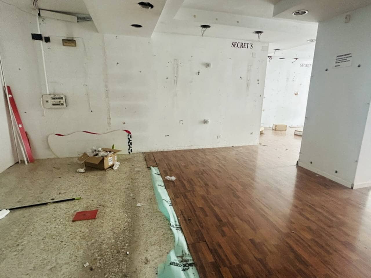 Commercial for rent in Almunecar - € 850 (Ref: 9703319)