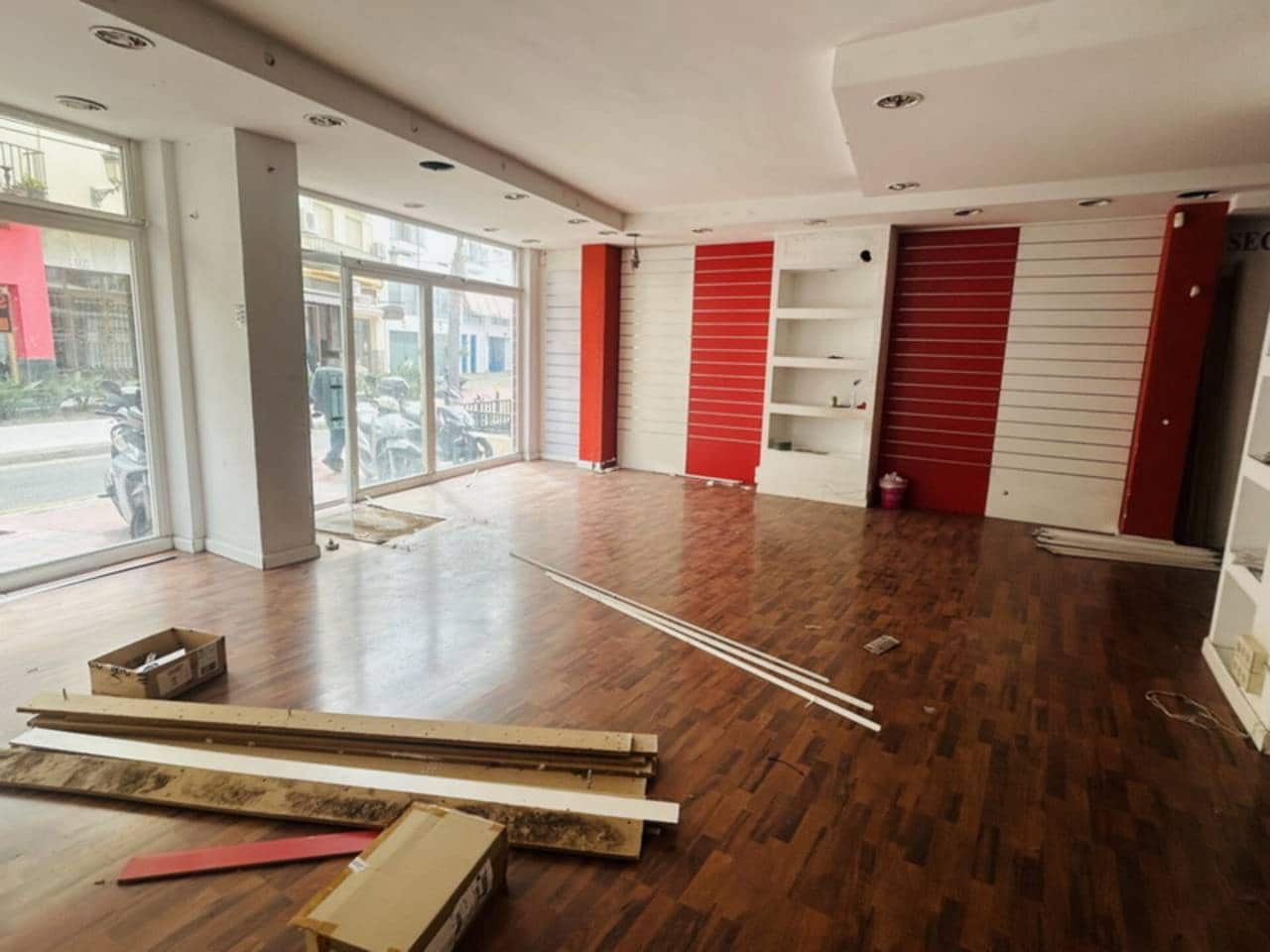 Commercial for rent in Almunecar - € 850 (Ref: 9703319)