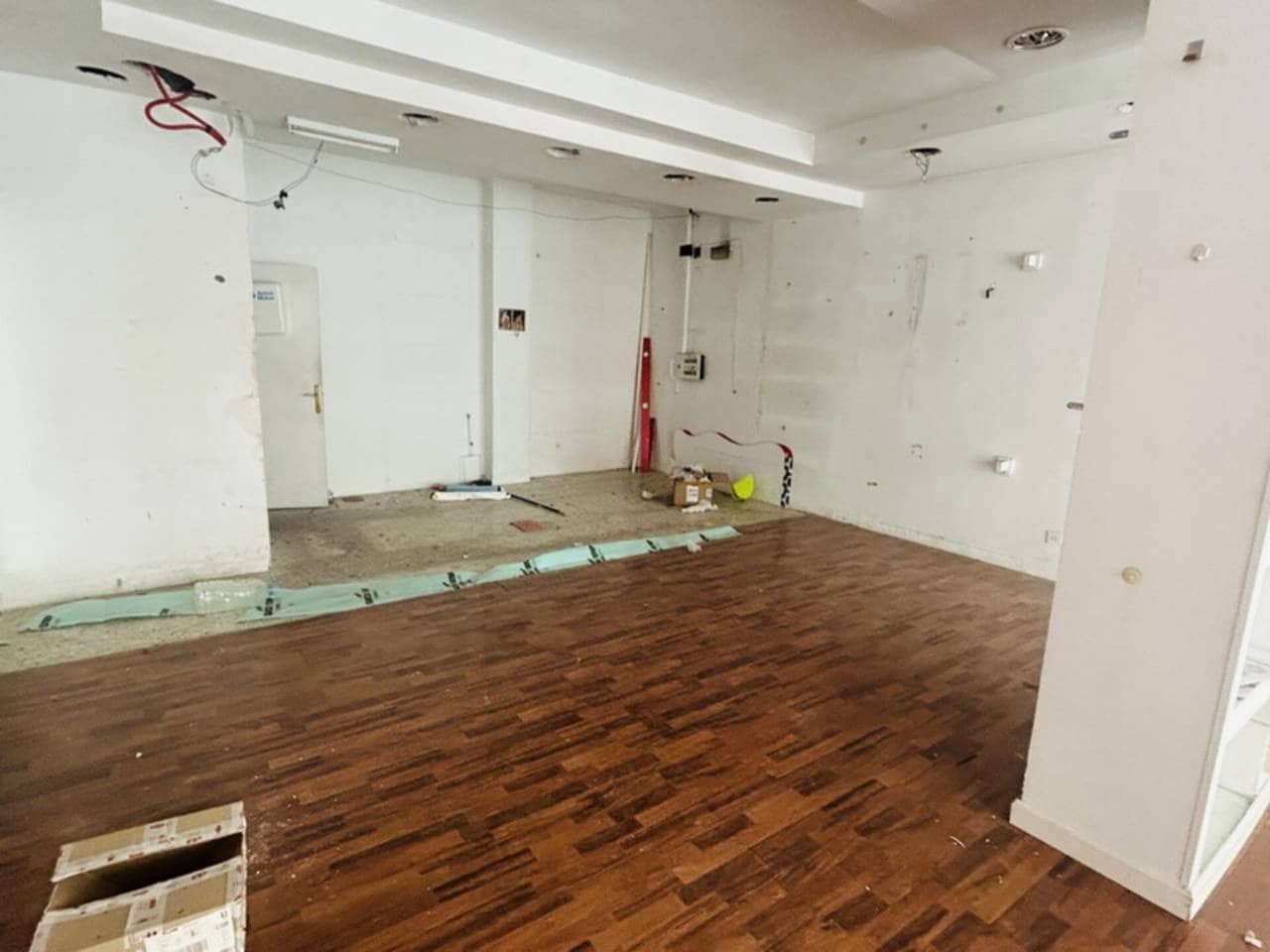 Commercial for rent in Almunecar - € 850 (Ref: 9703319)