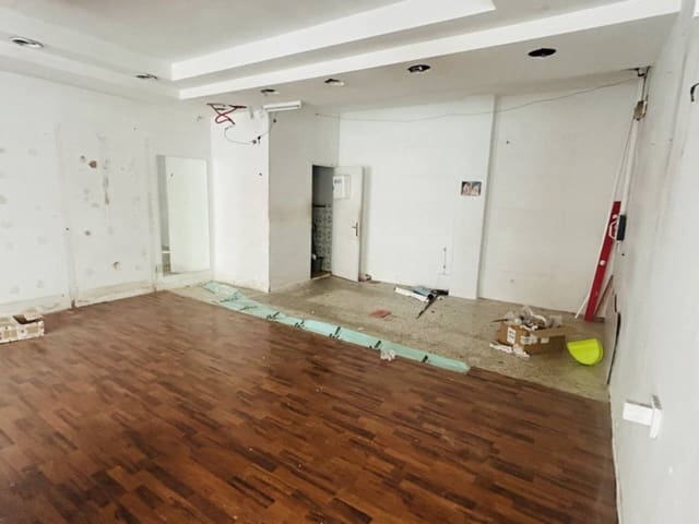 Commercial for rent in Almuñécar - € 850 (Ref: 9703319)