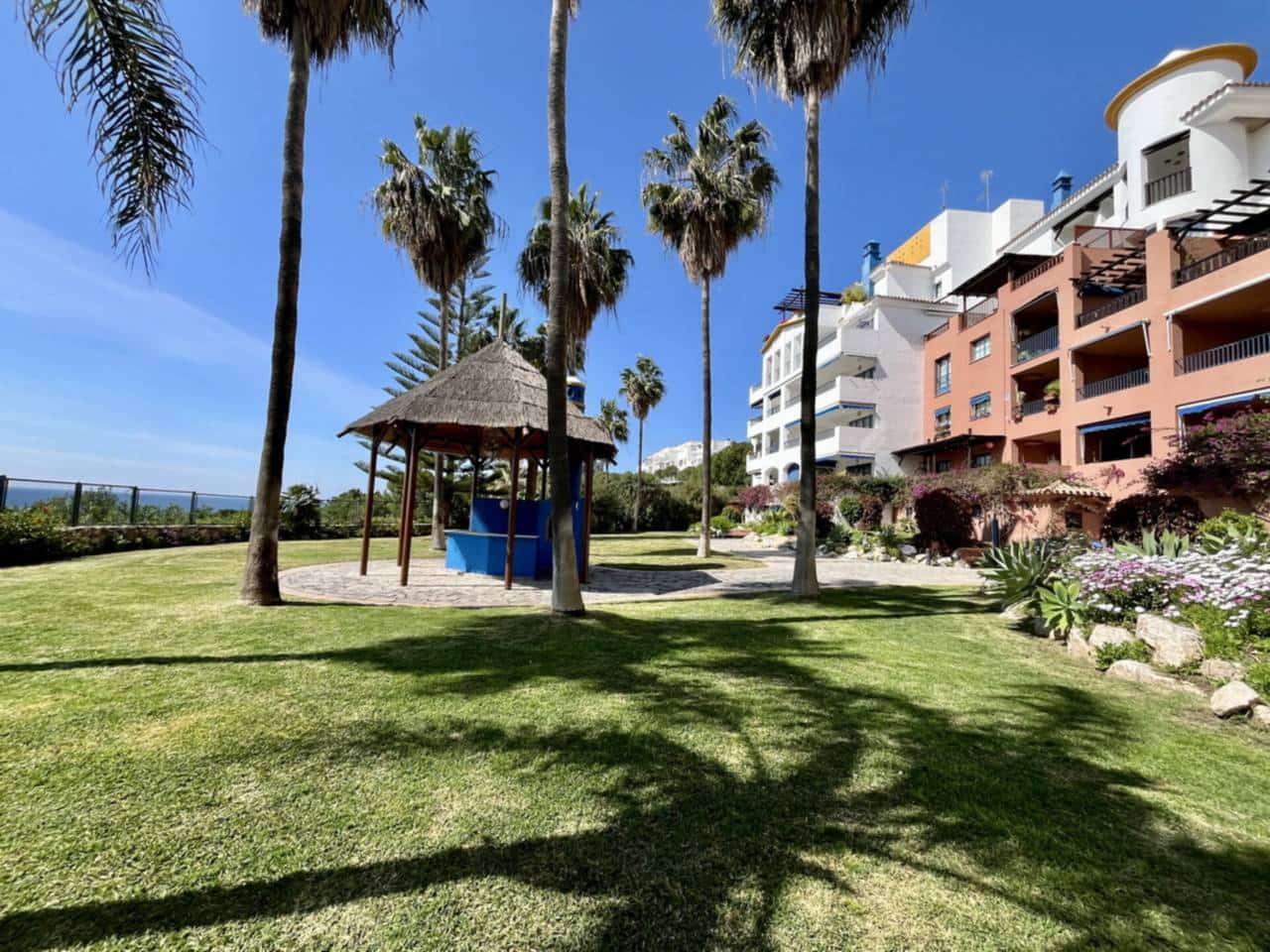 2 soveværelse Lejlighed til salg i Taramay med swimmingpool garage - € 365.000 (Ref: 9751519)