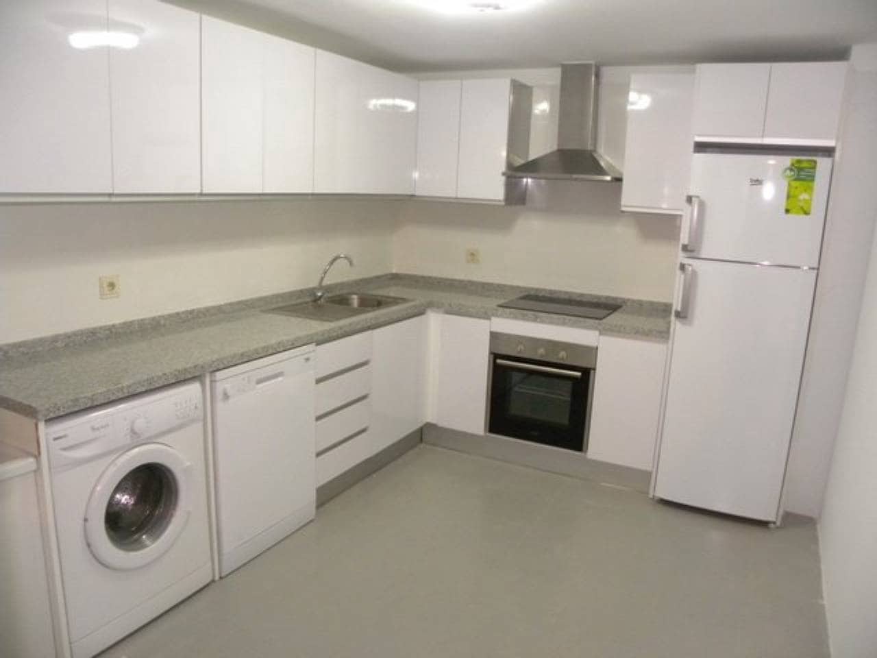 3 soveværelse Byhus til leje i Almunecar med swimmingpool - € 800 (Ref: 9755134)