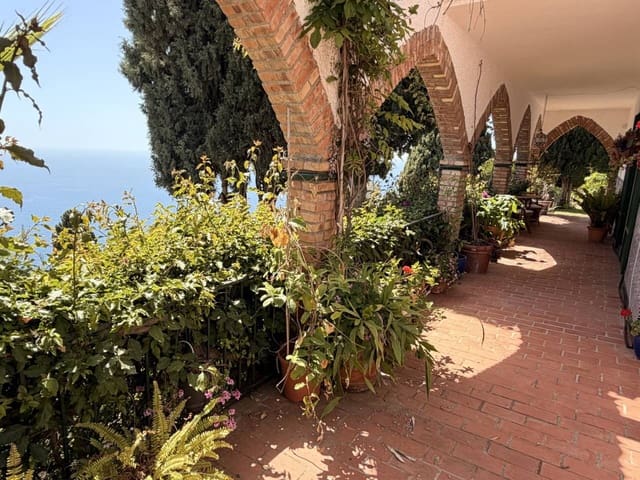 3 soveværelse Villa til salg i Velilla, Almuñécar med swimmingpool - € 650.000 (Ref: 9795937)