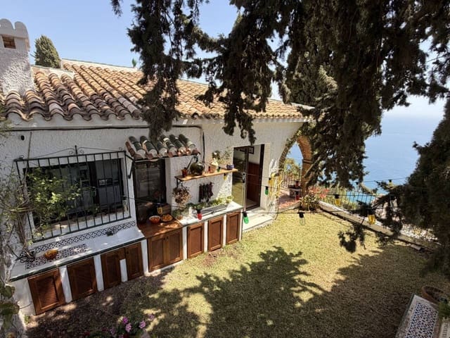 3 soveværelse Villa til salg i Velilla, Almuñécar med swimmingpool - € 650.000 (Ref: 9795937)