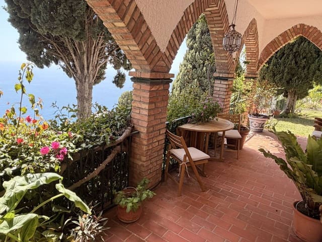 3 makuuhuone Huvila myytävänä paikassa Velilla, Almuñécar mukana uima-altaan - 650 000 € (Ref: 9795937)