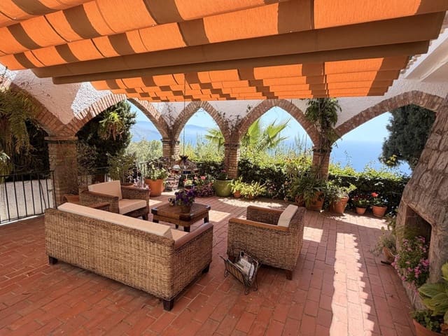 3 makuuhuone Huvila myytävänä paikassa Velilla, Almuñécar mukana uima-altaan - 650 000 € (Ref: 9795937)