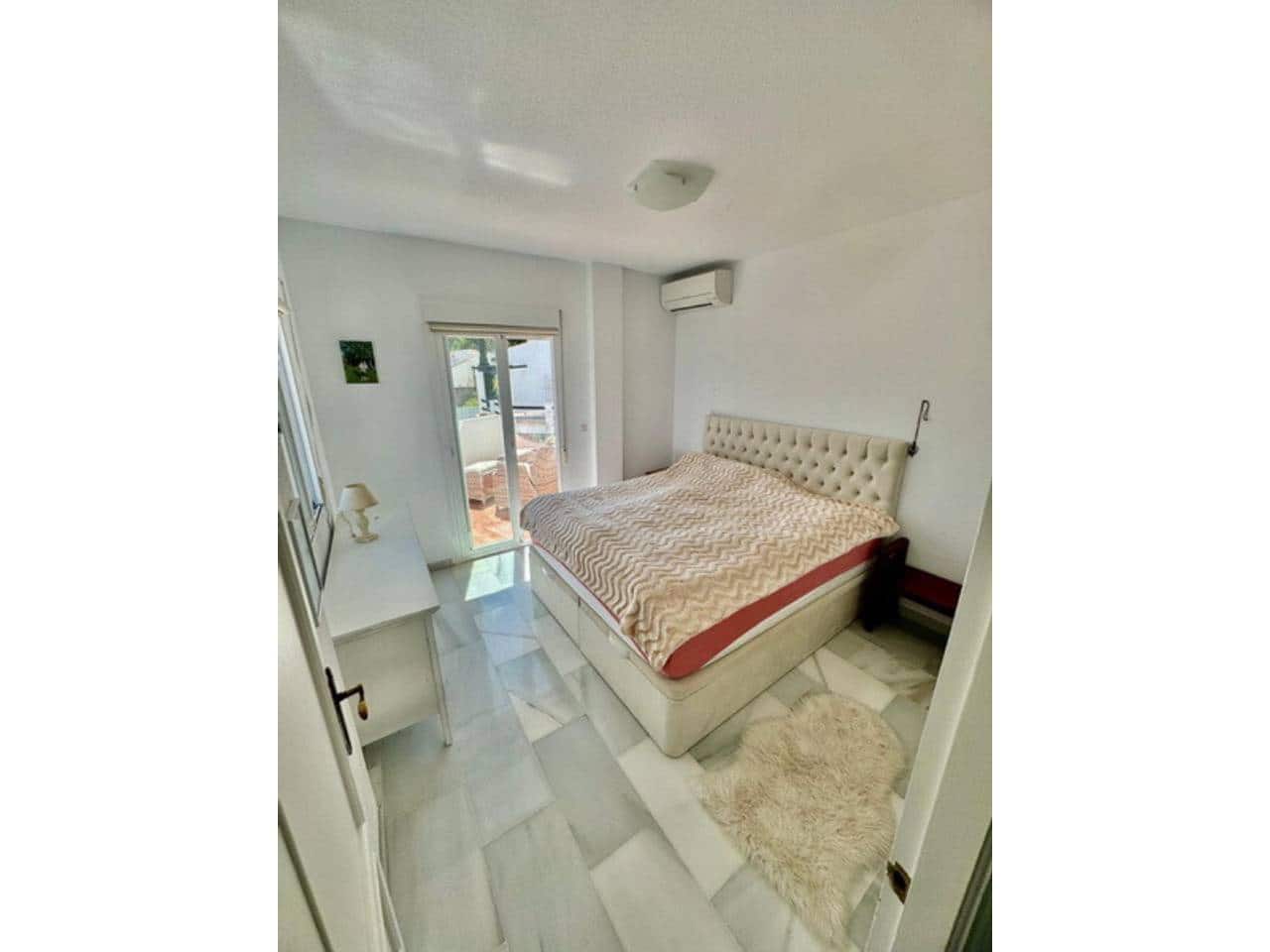 2 sypialnia Willa na sprzedaż w Velilla z basenem garażem - 630 000 € (Ref: 9874376)