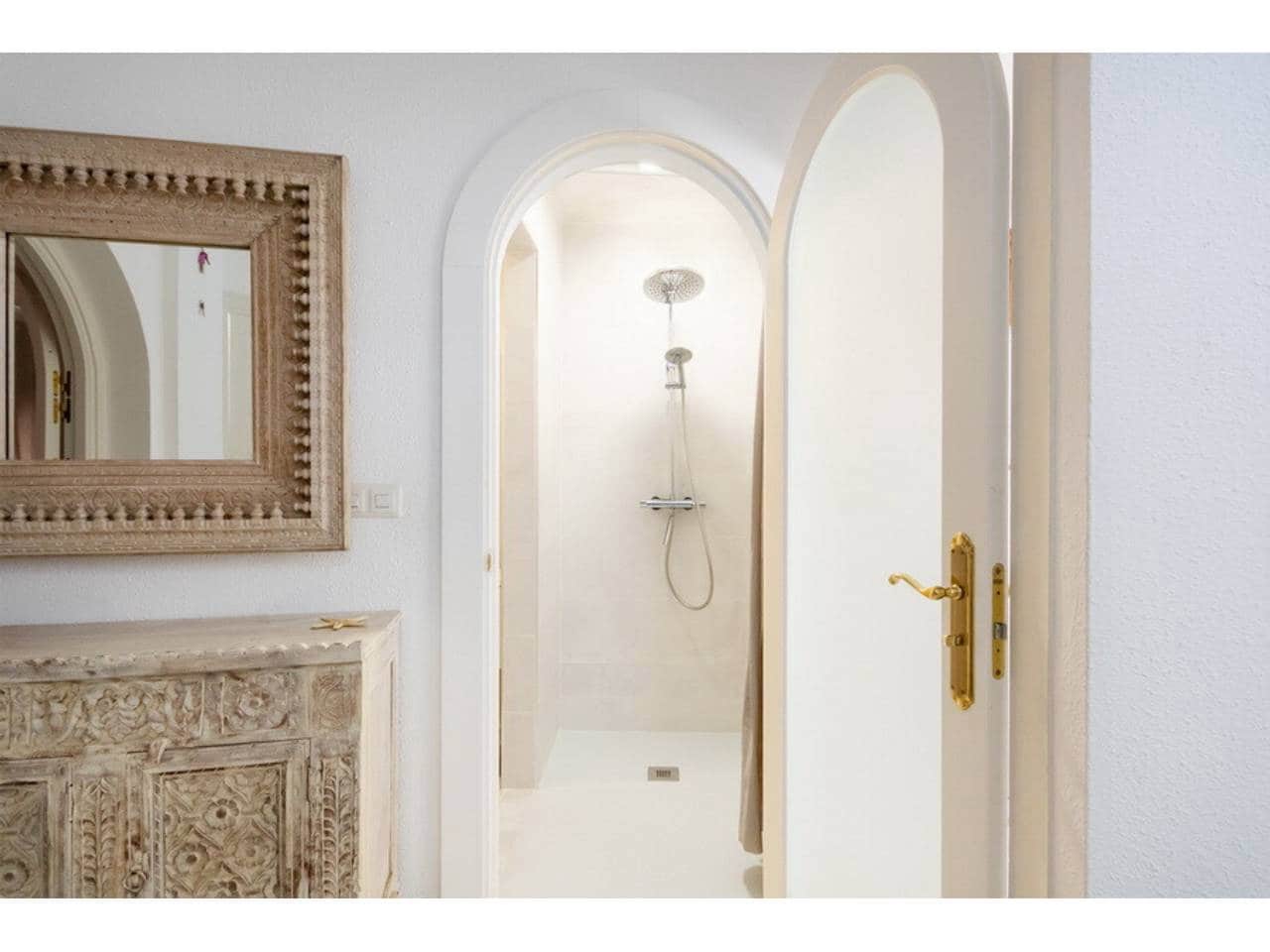2 slaapkamer Villa te koop in Velilla met zwembad garage - € 565.000 (Ref: 9874376)
