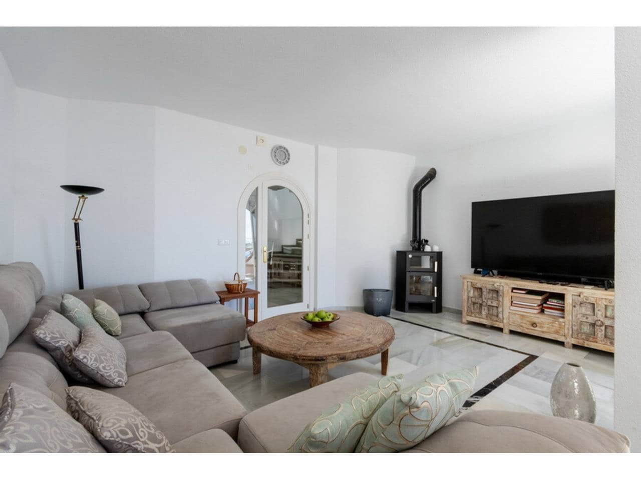 2 slaapkamer Villa te koop in Velilla met zwembad garage - € 565.000 (Ref: 9874376)