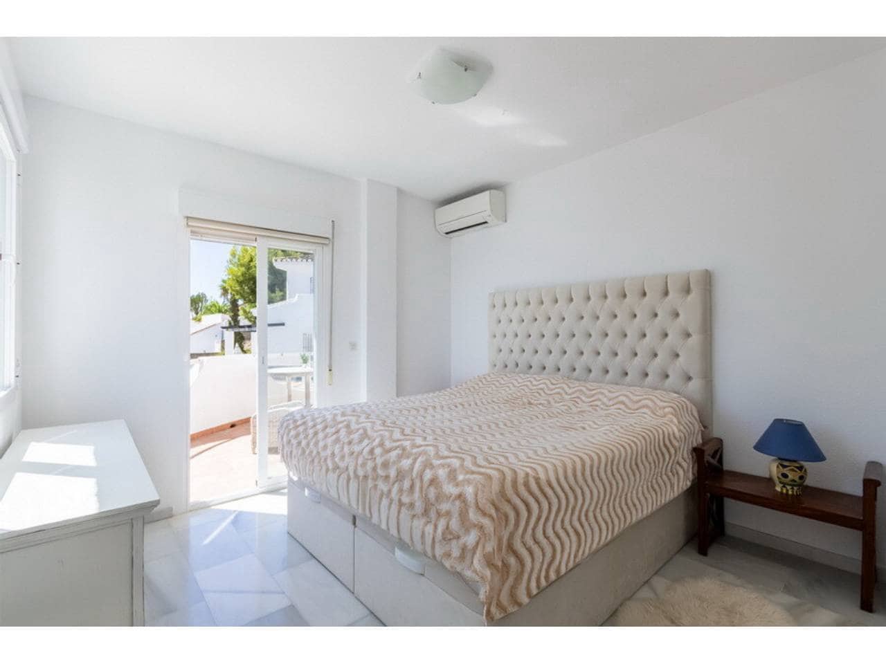 2 slaapkamer Villa te koop in Velilla met zwembad garage - € 565.000 (Ref: 9874376)