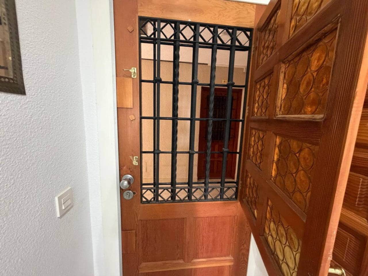 1 makuuhuone Huoneisto myytävänä paikassa Velilla mukana uima-altaan - 270 000 € (Ref: 9898455)