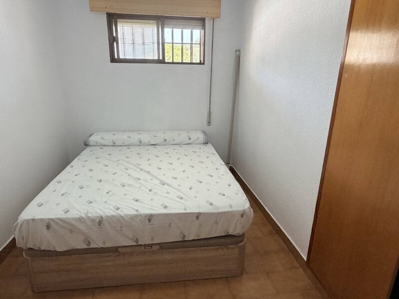 Appartement de 2 chambres à louer à Velilla avec piscine garage - 1 000 € (Ref: 9916351)