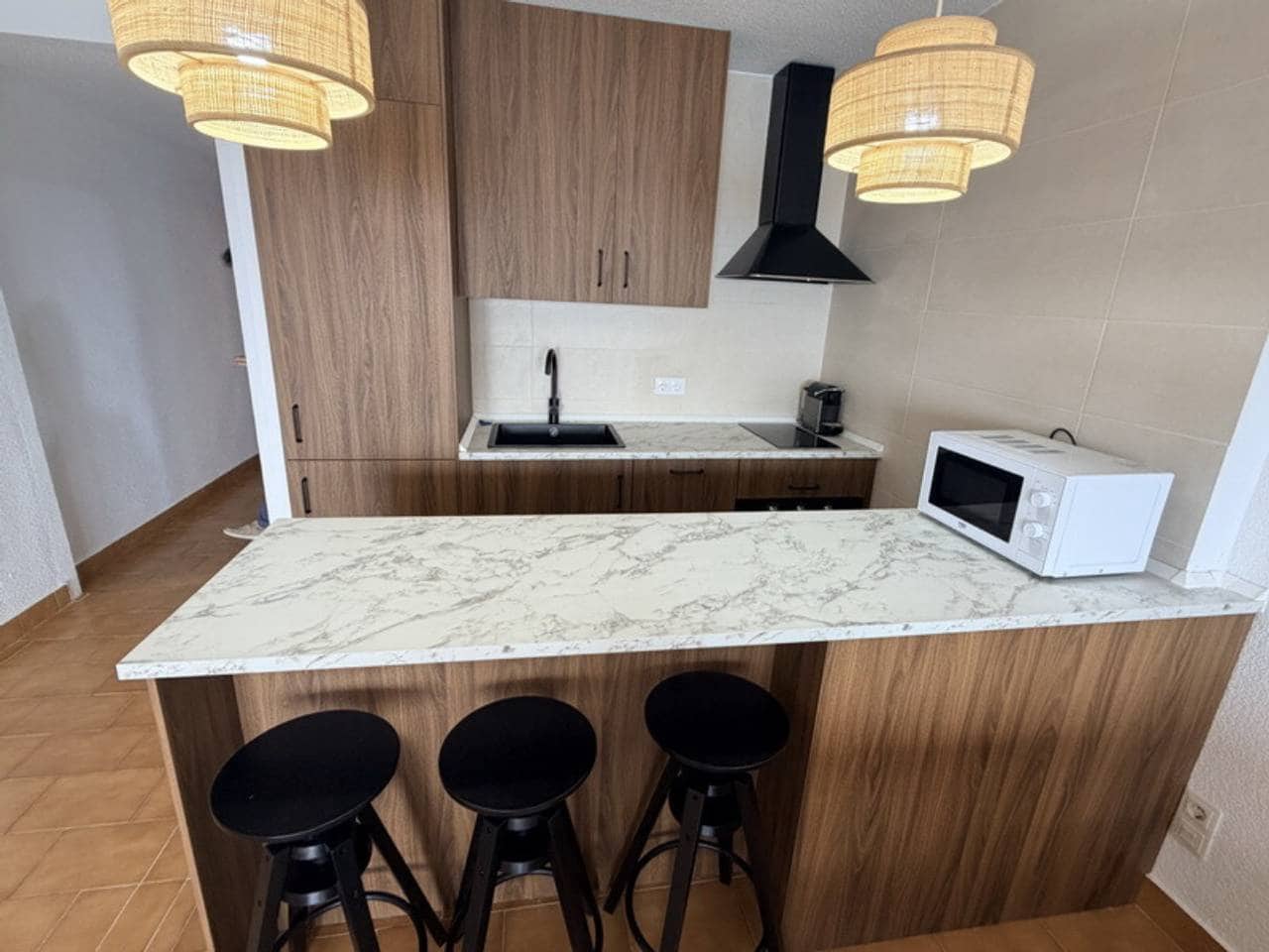 Appartement de 2 chambres à louer à Velilla avec piscine garage - 1 000 € (Ref: 9916351)