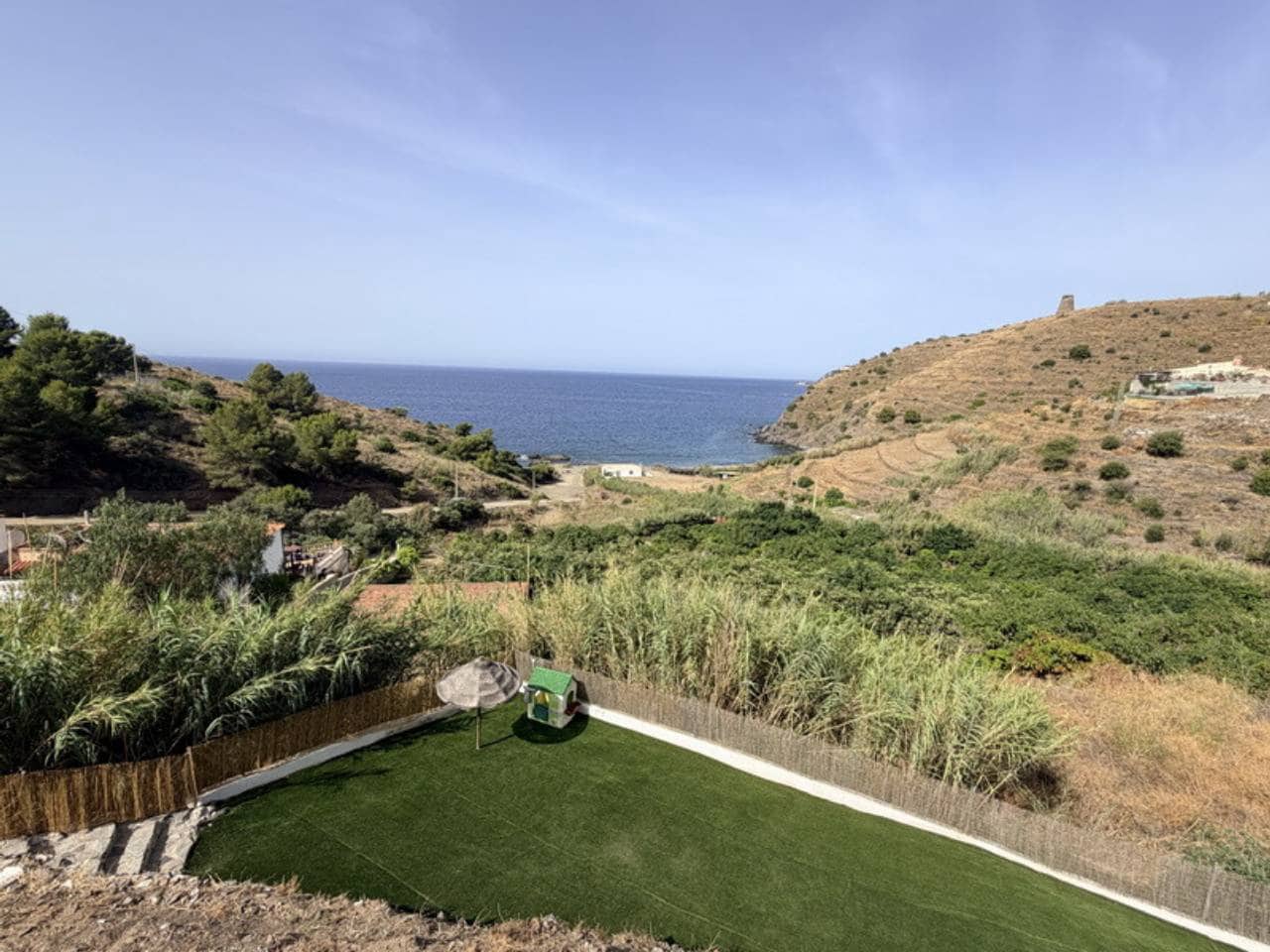Villa/Maison de 3 chambres à louer à Taramay avec piscine - 1 300 € (Ref: 9921388)