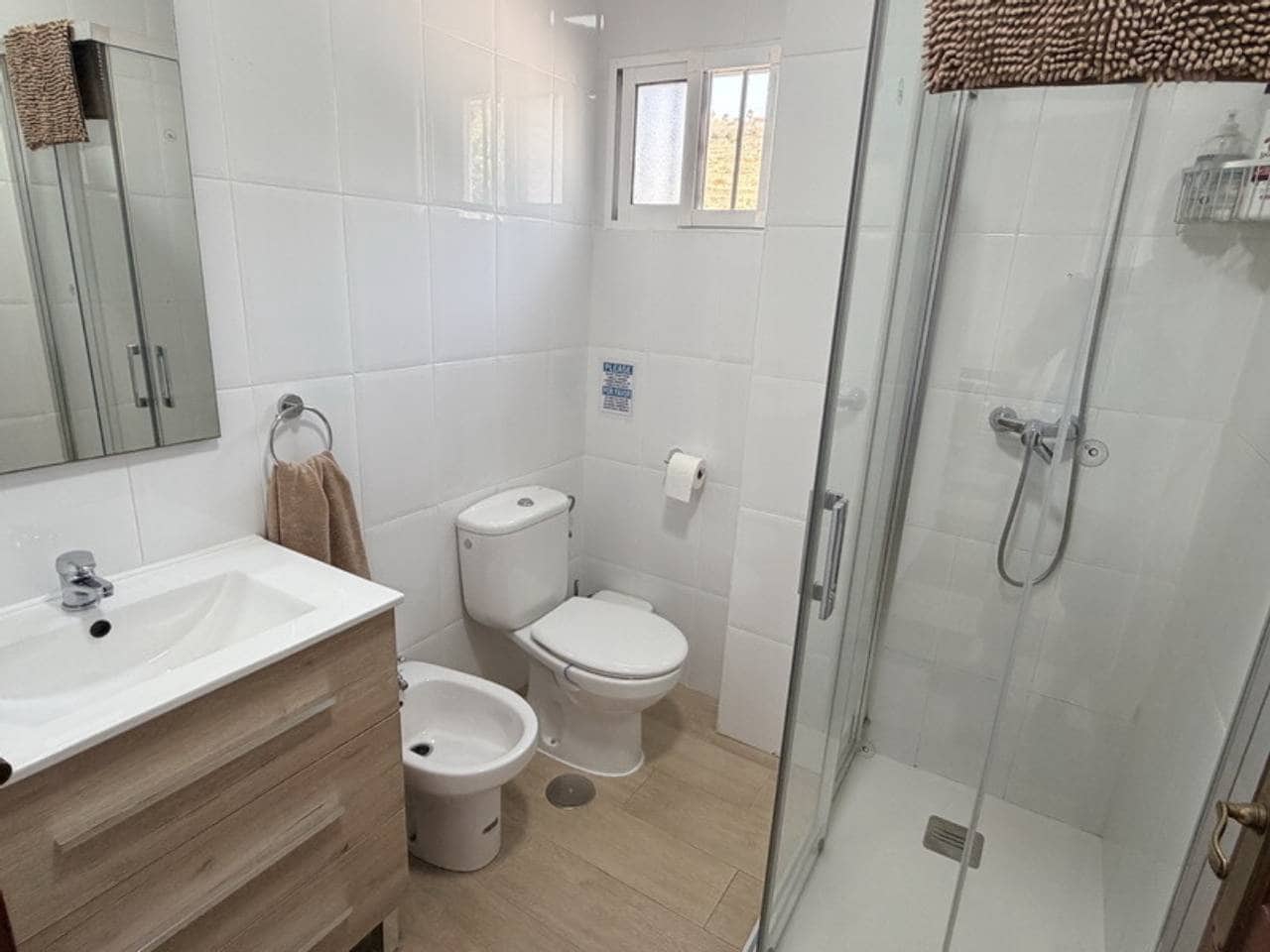Villa/Maison de 3 chambres à louer à Taramay avec piscine - 1 300 € (Ref: 9921388)