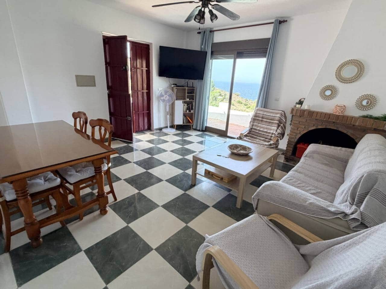 Villa/Maison de 3 chambres à louer à Taramay avec piscine - 1 300 € (Ref: 9921388)