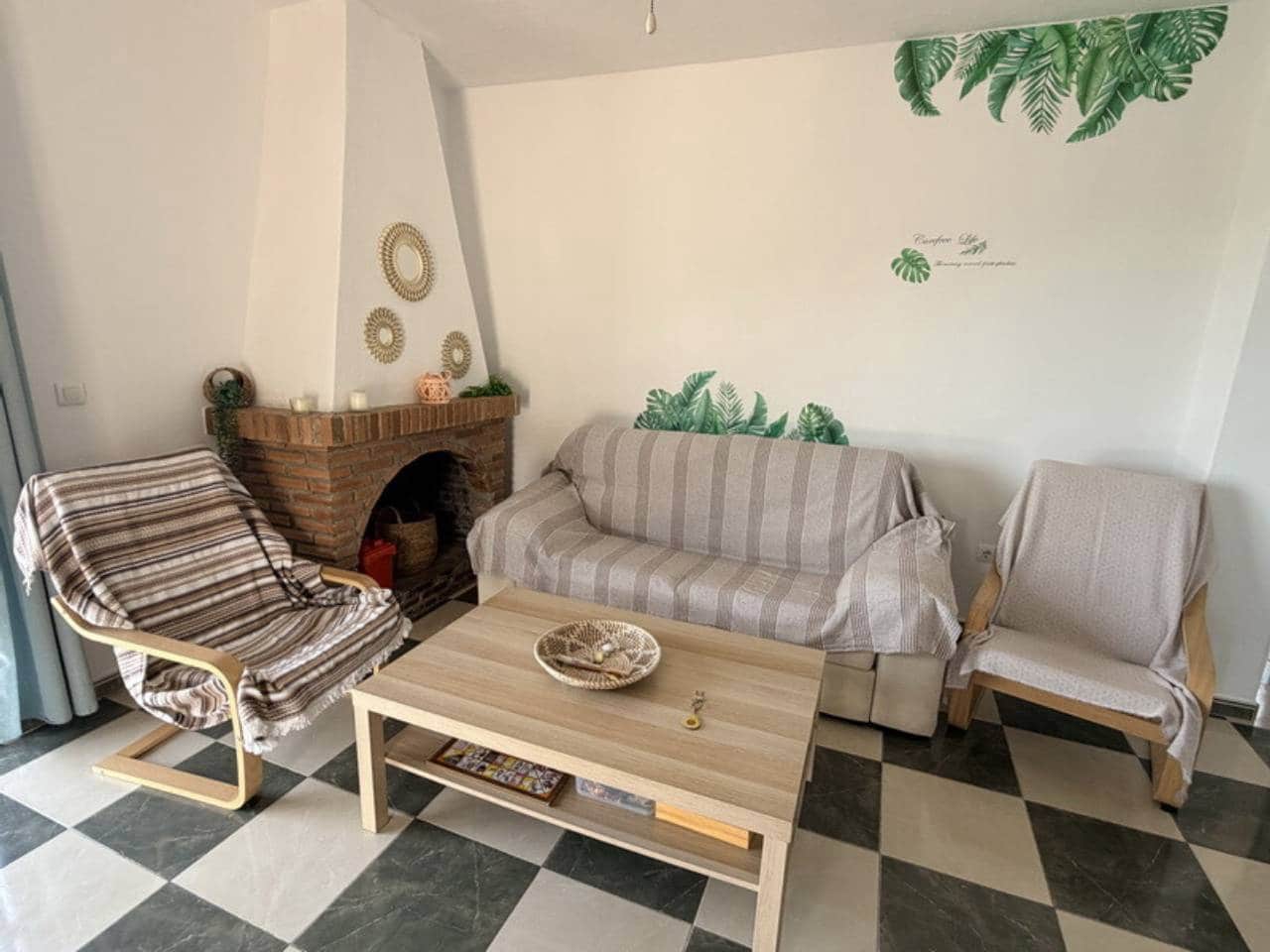 Villa/Maison de 3 chambres à louer à Taramay avec piscine - 1 300 € (Ref: 9921388)