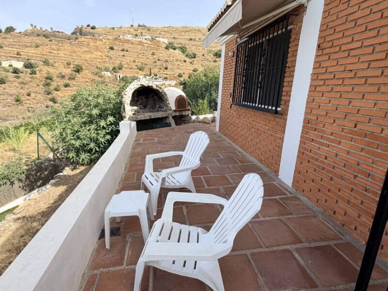 Villa/Maison de 3 chambres à louer à Taramay avec piscine - 1 300 € (Ref: 9921388)
