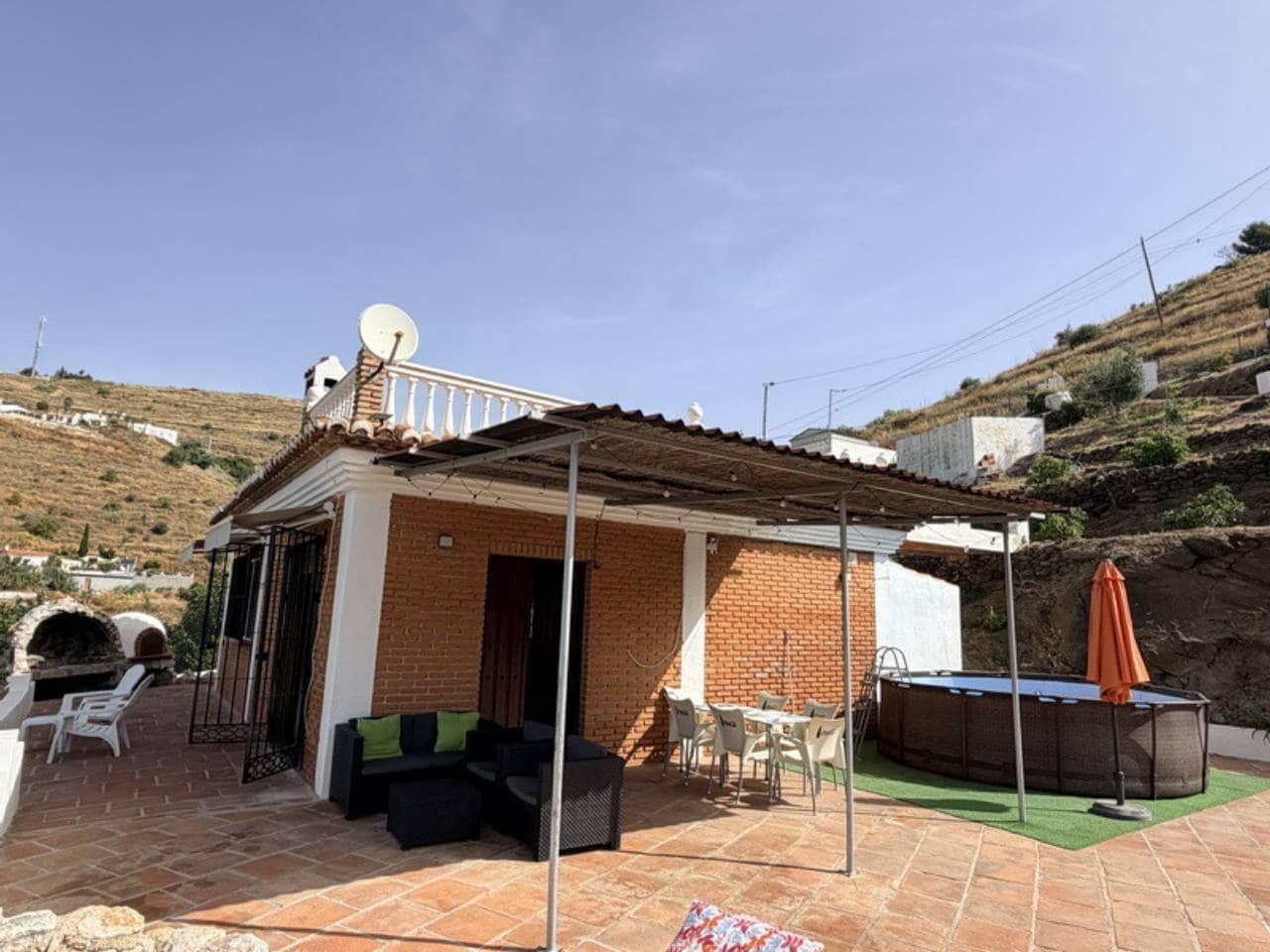 Villa/Maison de 3 chambres à louer à Taramay avec piscine - 1 300 € (Ref: 9921388)