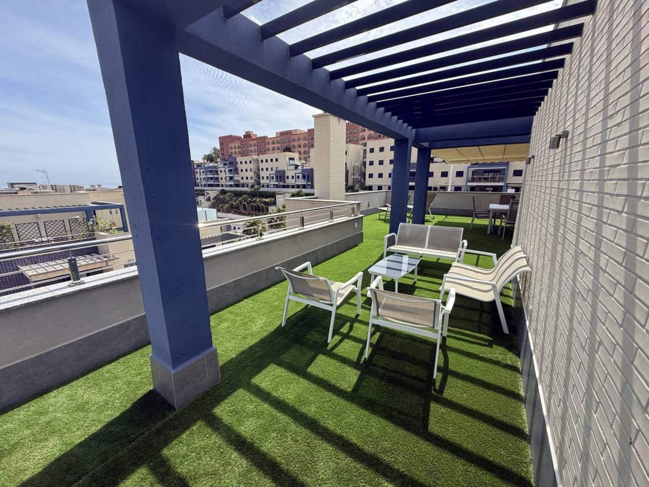 3 soverom Penthouse til leie i Taramay med svømmebasseng garasje - € 2 000 (Ref: 9974546)