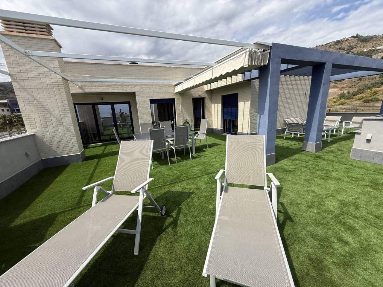 3 soverom Penthouse til leie i Taramay med svømmebasseng garasje - € 2 000 (Ref: 9974546)