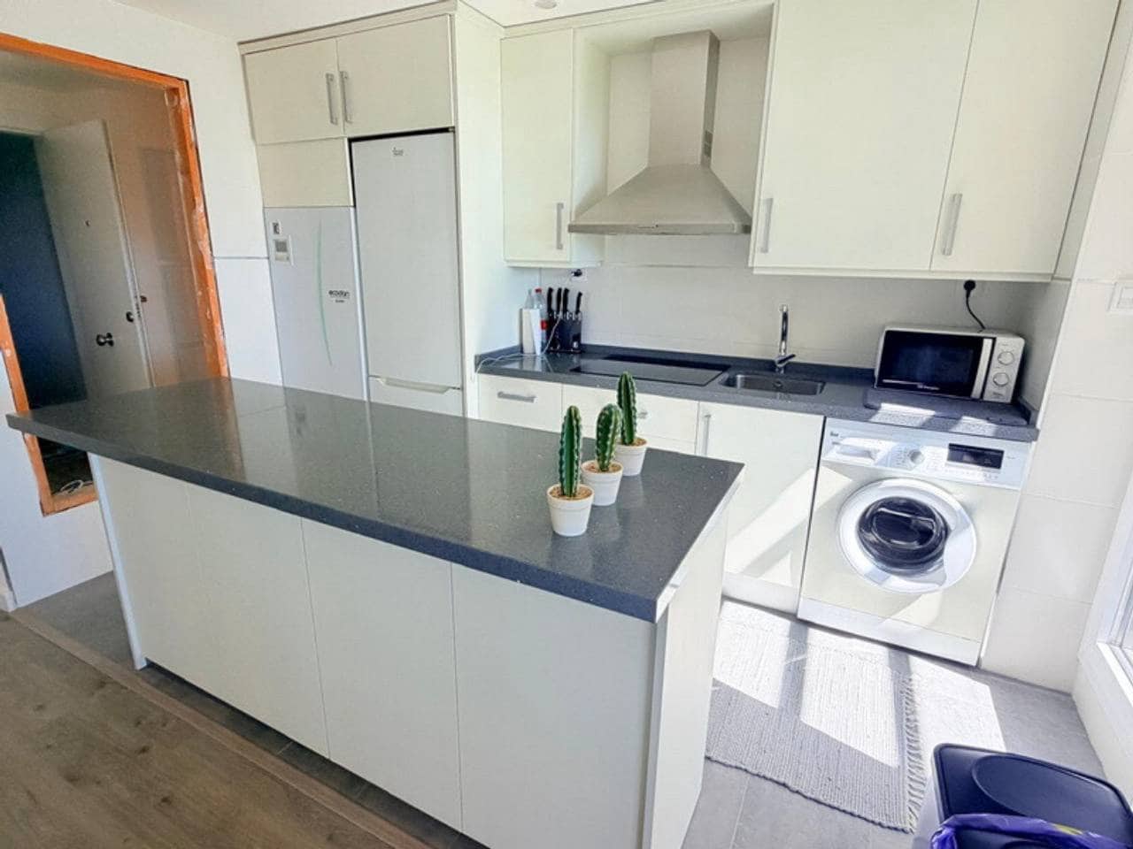 3 soverom Penthouse til leie i Taramay med svømmebasseng garasje - € 1 800 (Ref: 9974546)