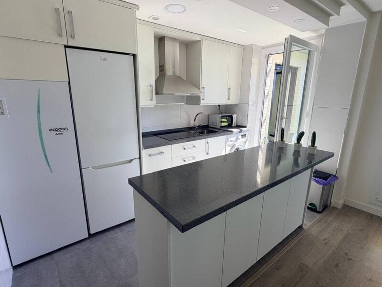 3 soverom Penthouse til leie i Taramay med svømmebasseng garasje - € 1 800 (Ref: 9974546)