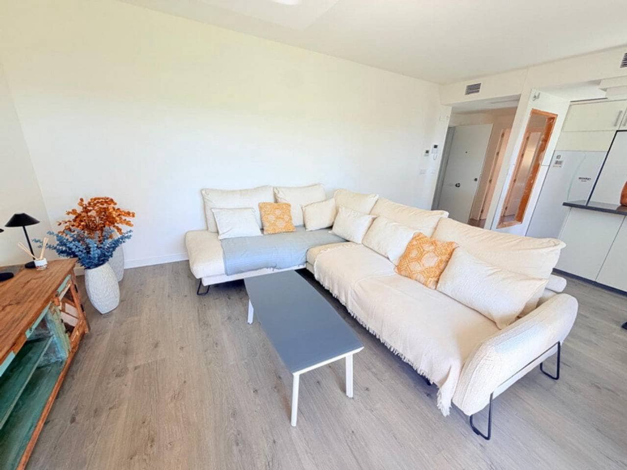 3 soverom Penthouse til leie i Taramay med svømmebasseng garasje - € 1 800 (Ref: 9974546)