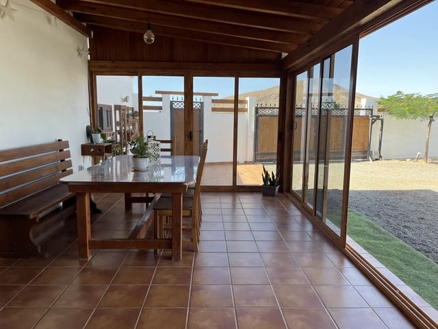 2 bedroom Villa for sale in Tuineje with pool garage - € 339,000 (Ref: 7891752)