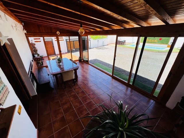 2 bedroom Villa for sale in Tuineje with pool garage - € 339,000 (Ref: 7891752)
