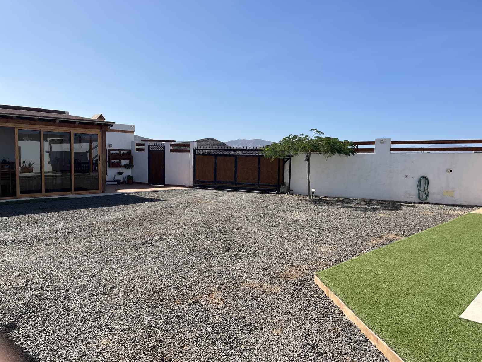 2 soveværelse Villa til salg i Tuineje med swimmingpool garage - € 339.000 (Ref: 7891752)