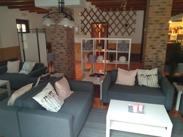 32 bedroom Hotel for sale in Cabrales - € 1,400,000 (Ref: 8861619)