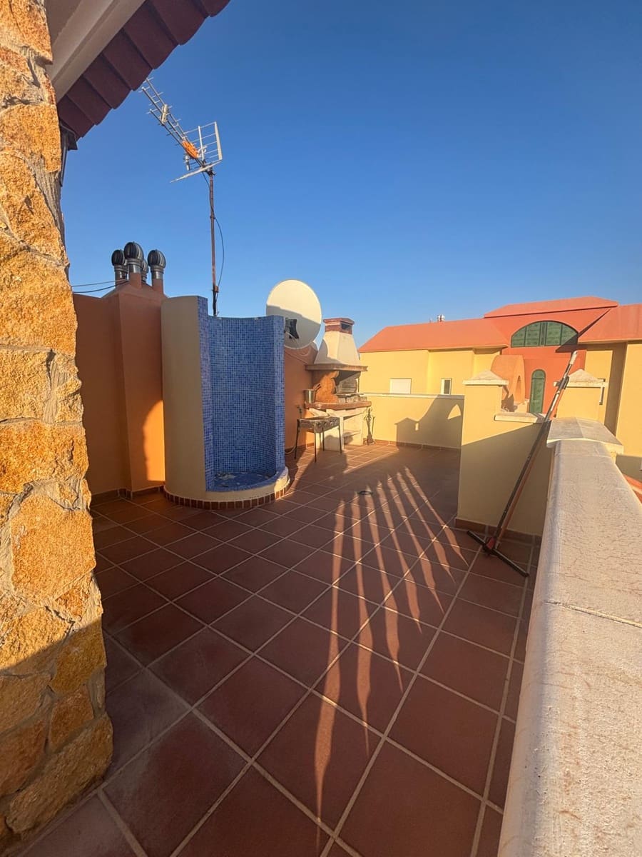 4 soveværelse Villa til salg i Pajara med garage - € 430.000 (Ref: 9066405)