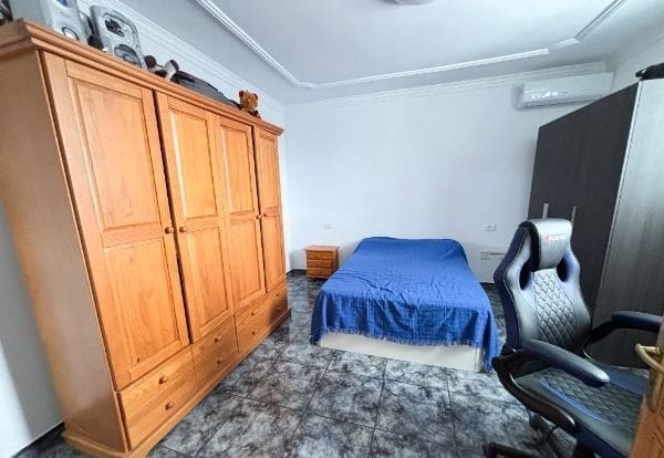 4 slaapkamer Huis te koop in Santa Lucía de Tirajana met garage - € 274.000 (Ref: 9203499)
