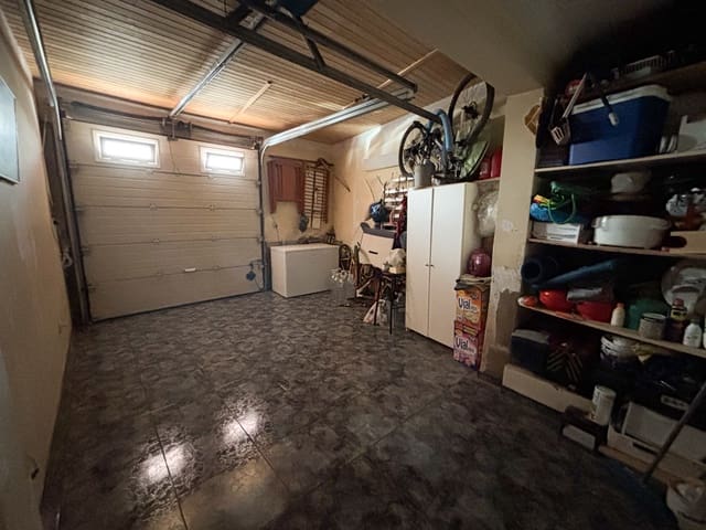 4 slaapkamer Huis te koop in Santa Lucía de Tirajana met garage - € 274.000 (Ref: 9203499)