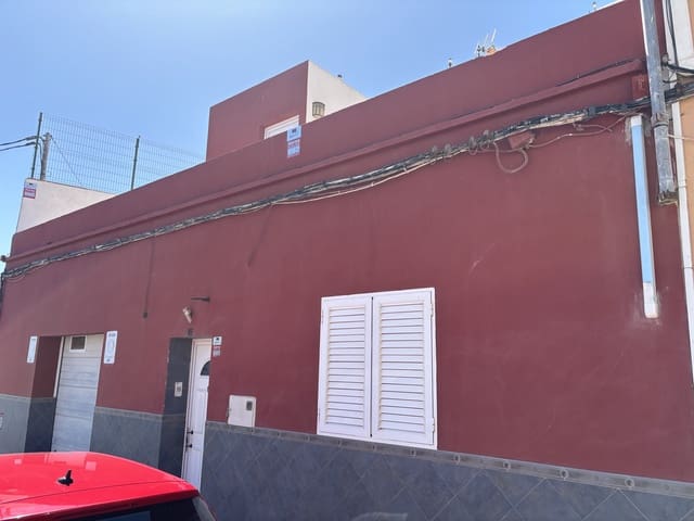 4 slaapkamer Huis te koop in Santa Lucía de Tirajana met garage - € 274.000 (Ref: 9203499)