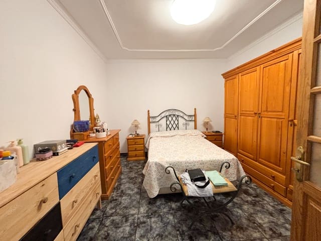 4 slaapkamer Huis te koop in Santa Lucía de Tirajana met garage - € 274.000 (Ref: 9203499)