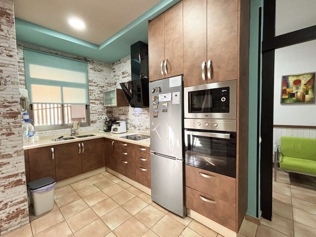 2 bedroom Flat for sale in Arinaga, Agüimes - € 270,000 (Ref: 9803706)